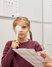 Cargar imagen en el visor de la galería, Oclusor de ojos desechable para examen ocular, a22 oclusor oftálmico de mano, paquete de 12