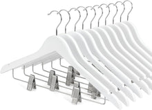 Cargar imagen en el visor de la galería, TOPIA HANGER Perchas de madera con clips de metal ajustables y gancho giratorio de 360°, perchas de madera de alta calidad