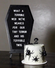 Cargar imagen en el visor de la galería, Tablero de letras de ataúd negro +Pegatinas de murciélago 3D +650 personajes