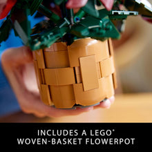 Cargar imagen en el visor de la galería, LEGO Icons Poinsettia - Juego de construcción de flores artificiales, decoración navideña y centros de mesa para mesa,ln23 adultos a partir de 18 años, ideas de regalo para mamá, papá y otras personas