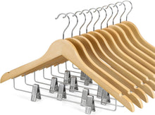 Cargar imagen en el visor de la galería, TOPIA HANGER Perchas de madera con clips de metal ajustables y gancho giratorio de 360°, perchas de madera de alta calidad