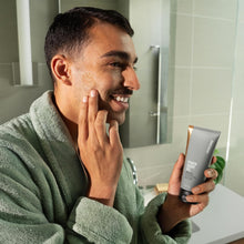 Cargar imagen en el visor de la galería, MANSCAPED® The Plow® 2.0 & Power Shave Gel, paquete de afeitado facial para hombre con maquinilla de afeitar de seguridad ln23 de una sola hoja y gel de afeitado facial calmante con exfoliantes líquidos