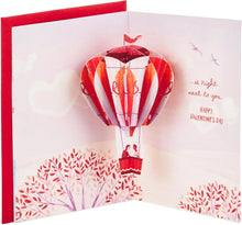 Cargar imagen en el visor de la galería, Tarjeta Desplegable Hallmark Paper Wonder San Valentín