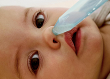 Cargar imagen en el visor de la galería, Frida Baby - Aspirador nasal para bebé A24