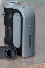 Cargar imagen en el visor de la galería, Carson MicroBrite Kit de microscopio de bolsillo LED 60x-120x para adultos a24