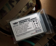 Cargar imagen en el visor de la galería, EVERLIT Mantas térmicas de Mylar de emergencia de supervivencia