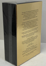 Cargar imagen en el visor de la galería, Kim Kardashian Gold Eau De Parfum Spray, 3.4 oz