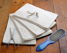 Cargar imagen en el visor de la galería, Paquete de 24 toallas blancas para salón