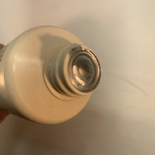 Cargar imagen en el visor de la galería, Aveeno Baby crema hidratante para el alivio del eccema, alivia la piel seca, picazón y irritación