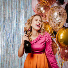 Cargar imagen en el visor de la galería, Paquete de 2 cortinas de flecos metálicos plateados de oropel de 3.2 pies x 8.2 pies Q1