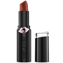 Cargar imagen en el visor de la galería, Lápiz labial mate Wet n Wild, (Cherry Bomb) ✅