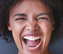 Cargar imagen en el visor de la galería, Gel de pasta de dientes blanqueadora total Colgate - 4.8oz (paquete de 4) NDP34