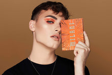 Cargar imagen en el visor de la galería, Milani paleta de sombras de ojos doradas, 2 en 1, paleta para tu cara y ojos