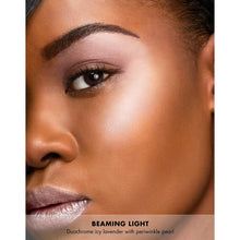 Cargar imagen en el visor de la galería, Milani hipnótico luces resaltador de polvo - Beaming luz