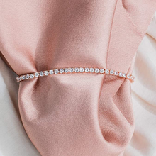 Cargar imagen en el visor de la galería, Pulsera de tenis clásica chapada en oro de 14 quilates con circonita cúbica NDP15