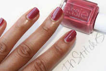 Cargar imagen en el visor de la galería, In Stitches (608/727)