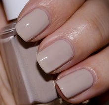 Cargar imagen en el visor de la galería, Sand Tropez (668)