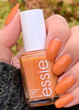 Cargar imagen en el visor de la galería, Frilly Lilies (600)