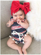 Cargar imagen en el visor de la galería, Set de bebé recién nacido con borlas NDP4