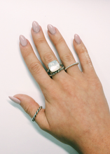 Cargar imagen en el visor de la galería, Don't Bossa Nova Me Around IS A60