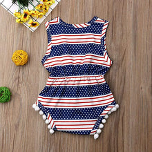 Cargar imagen en el visor de la galería, Set de bebé recién nacido con borlas NDP4