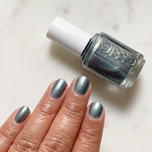 Cargar imagen en el visor de la galería, Reign Check (1551)