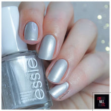 Cargar imagen en el visor de la galería, In My Orbit (1585)