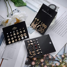 Cargar imagen en el visor de la galería, Juego de 61 o 63 pares de aretes variados para mujer NDP-32