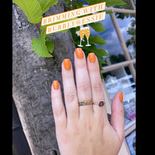 Cargar imagen en el visor de la galería, Brimming with bubbly (1234)