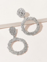 Cargar imagen en el visor de la galería, Aretes colgantes redondos con dije ✅