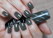 Cargar imagen en el visor de la galería, Suzi The First Lady Of Nails (GC W55)