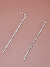 Cargar imagen en el visor de la galería, Aretes colgantes de tira larga con diamantes de imitación ✅