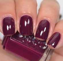 Cargar imagen en el visor de la galería, In the Lobby (935)