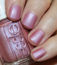 Cargar imagen en el visor de la galería, Going All In (1580)