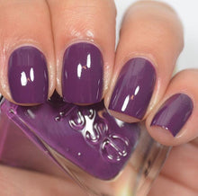 Cargar imagen en el visor de la galería, Turn 'N' Pose (310)