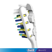 Cargar imagen en el visor de la galería, Cepillo de dientes manual Oral-B 3D White Pulsar 35 Mediano NDP8