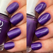 Cargar imagen en el visor de la galería, Hold’em Tight (1581)