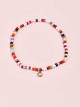 Cargar imagen en el visor de la galería, Tobillera de cuentas con dije de concha ✅