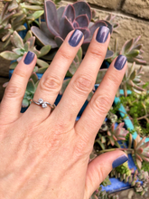 Cargar imagen en el visor de la galería, Blue-tiful Horizon (771)