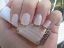 Cargar imagen en el visor de la galería, East Hampton Cottage (448)