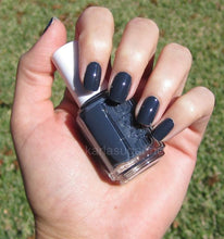 Cargar imagen en el visor de la galería, Bobbing For Baubles (1556)