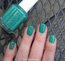 Cargar imagen en el visor de la galería, Ruffles and Feathers #875