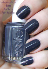 Cargar imagen en el visor de la galería, Bobbing For Baubles (1556)