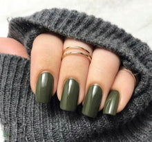 Cargar imagen en el visor de la galería, Suzi The First Lady Of Nails (GC W55)