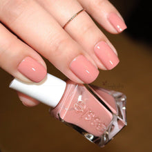 Cargar imagen en el visor de la galería, Pinned Up (60)