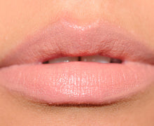 Cargar imagen en el visor de la galería, Maybelline Barely Bloomed (700) ✅