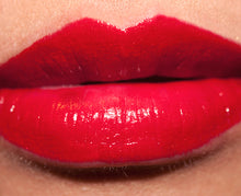 Cargar imagen en el visor de la galería, Lápiz labial Milani Color ROJO DELICIOSO #44 ✅