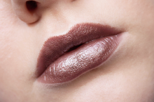 Cargar imagen en el visor de la galería, Lápiz labial Wet n Wild, 533D Cashmere ✅ NDP-7