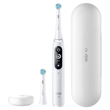 Cargar imagen en el visor de la galería, Oral-B iO Deep Clean + Protect - Cepillo de dientes eléctrico recargable, color blanco con un cepillo de dientes iO Series 7, ln23   2 cabezales de cepillo de repuesto y un estuche de viaje de carga
