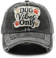 Cargar imagen en el visor de la galería, Gorra de béisbol unisex con ln25  parche bordado vintage desgastado con texto "Dog Vibes Only"
